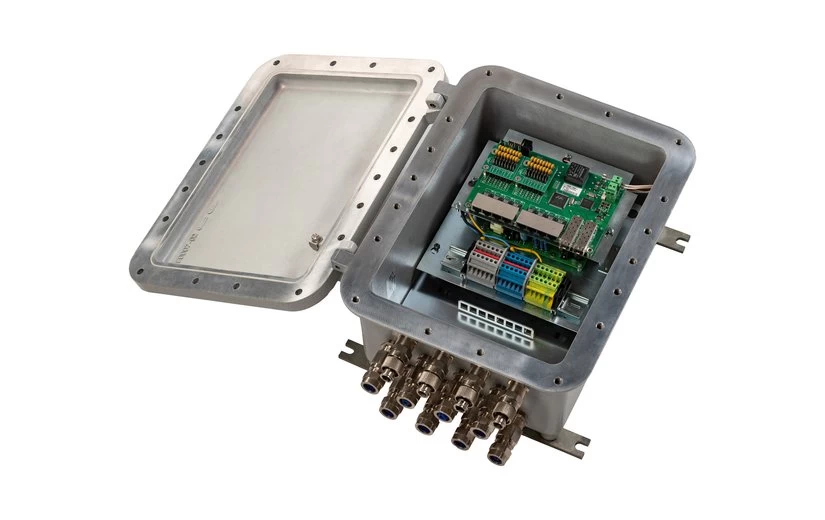 8 портовый уличный узел связи TFortis PSW-2G8F+Ex