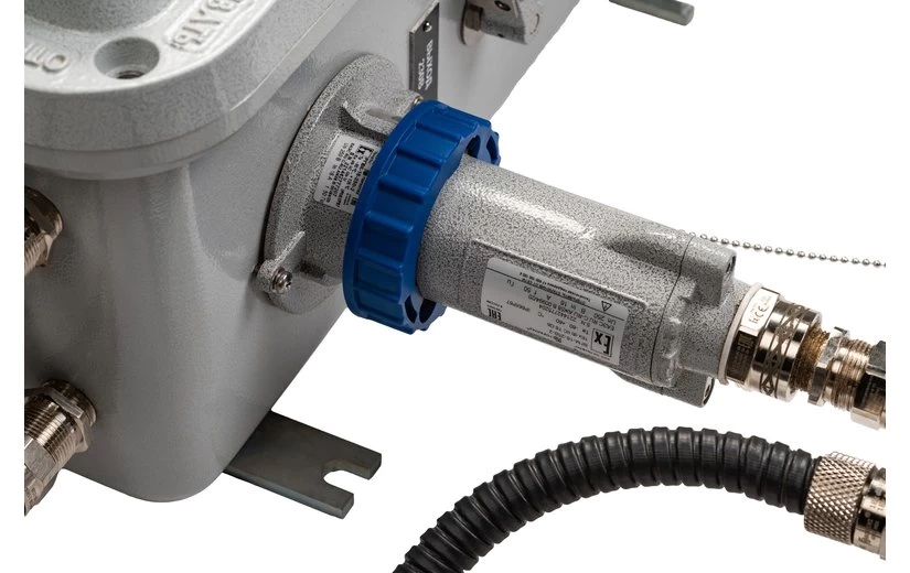 6 портовый уличный узел связи TFortis PSW-2G6F+UPS-Ex